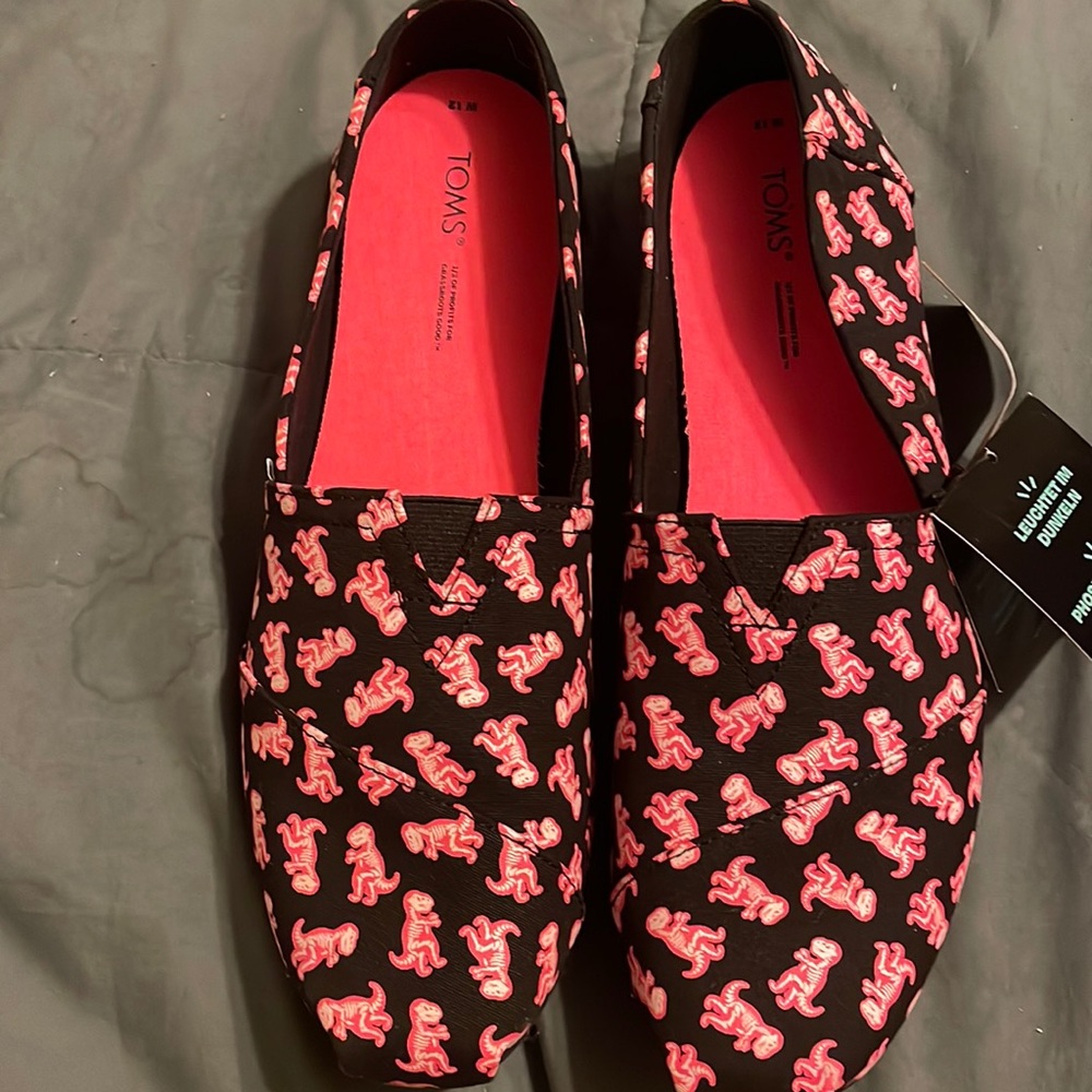 NWT TOMS pink & black glow in the dark dinosaur shows